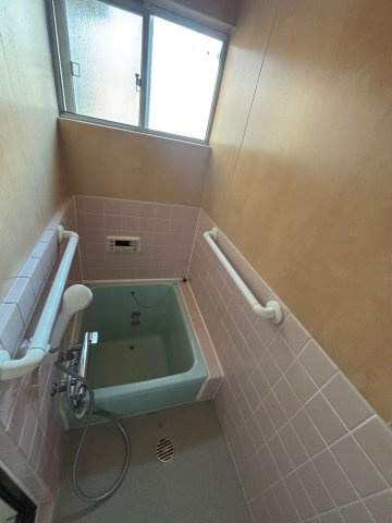 長田区大日丘町戸建て1階2LDK お風呂の画像