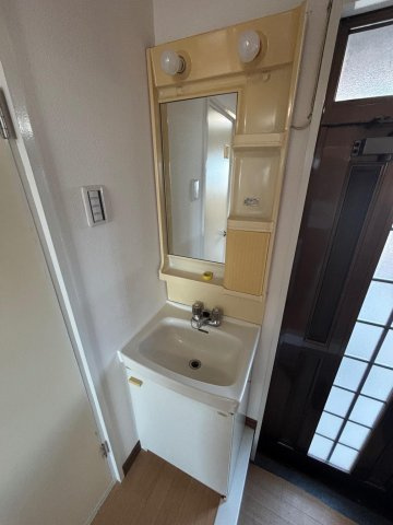 長田区大日丘町戸建て1階2LDK 洗面所の画像