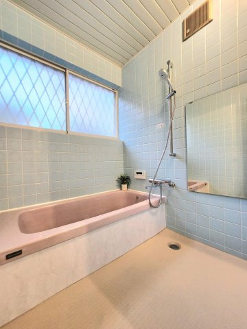メゾン・ド・アンティークさつき台1階4LDK以上 お風呂の画像
