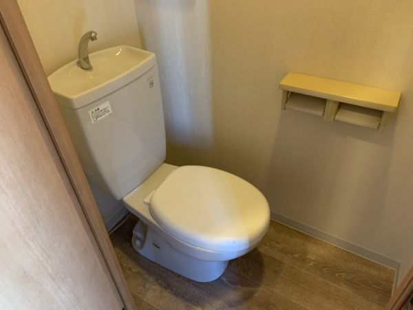 プレサンス難波OCAT前7階1K トイレの画像