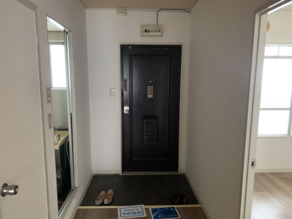 小田第一マンション2階3DK 玄関の画像