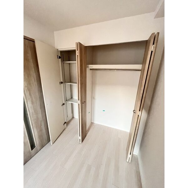 スプランディッド中百舌鳥2階2LDK 収納の画像