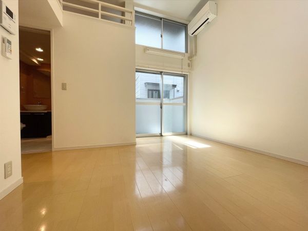 エスポワールOSUGI1階1R リビングの画像