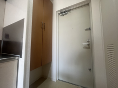 ラフィネシャンブル3階1K 玄関の画像