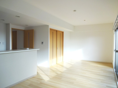 槻4階3LDK リビングの画像