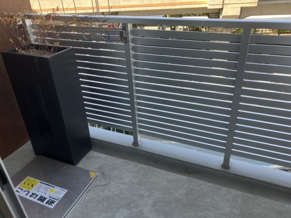 エメルミナ豊中岡町3階1K ベランダの画像