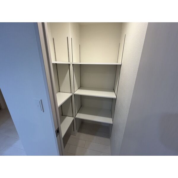 スプランディッド上本町WEST2階1LDK 収納の画像