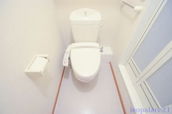 レオパレスアーク1階1K トイレの画像