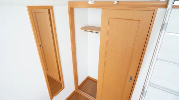 レオパレスアーク1階1K 収納の画像