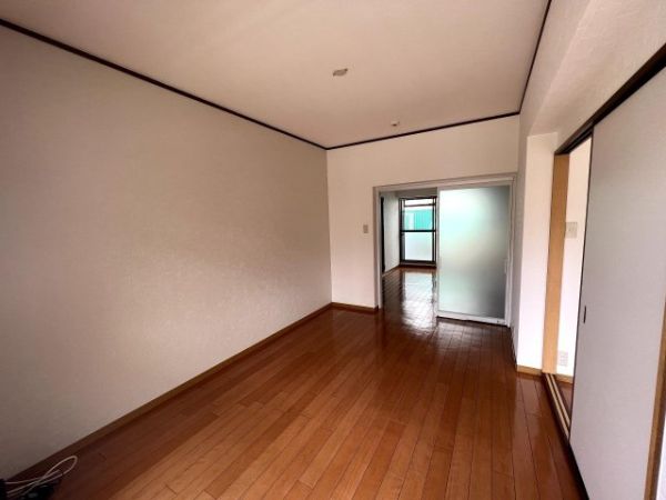 サンメゾン難波　1階3DK リビングの画像