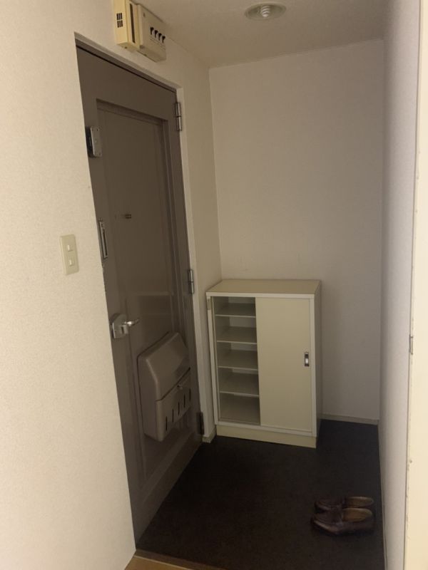 宜民マンション7階1R 玄関の画像