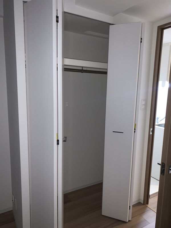 エスリード大阪城アクシス10階1K 収納の画像