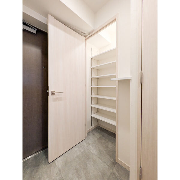 スプランディッド城東関目9階2LDK 玄関の画像