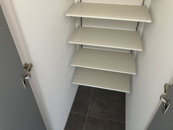 エメルミナ豊中岡町4階1K 収納の画像