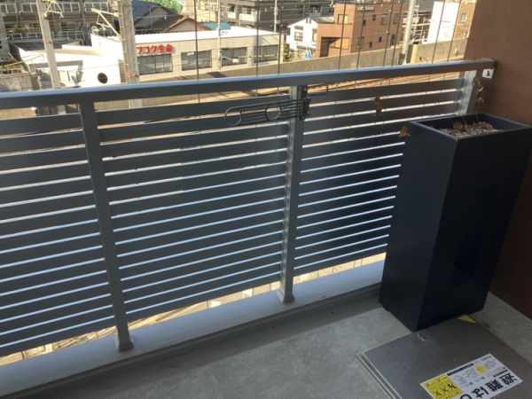 エメルミナ豊中岡町5階1K ベランダの画像