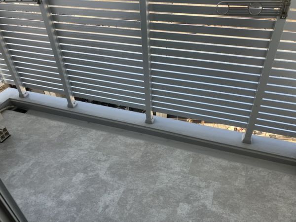 エメルミナ豊中岡町5階1K ベランダの画像