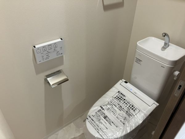 エメルミナ豊中岡町6階1K トイレの画像