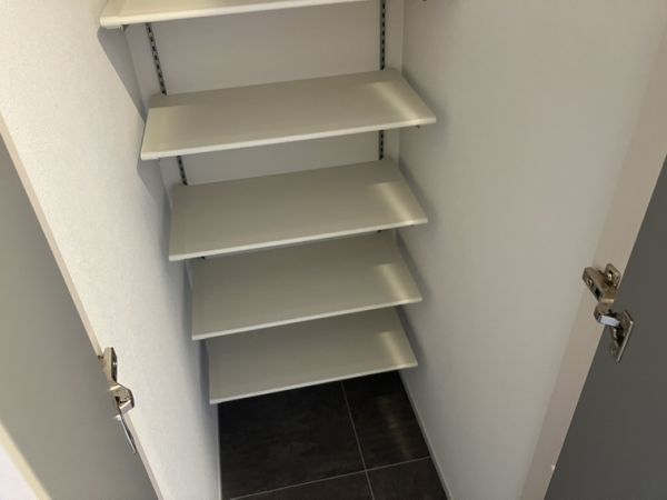 エメルミナ豊中岡町6階1K 収納の画像