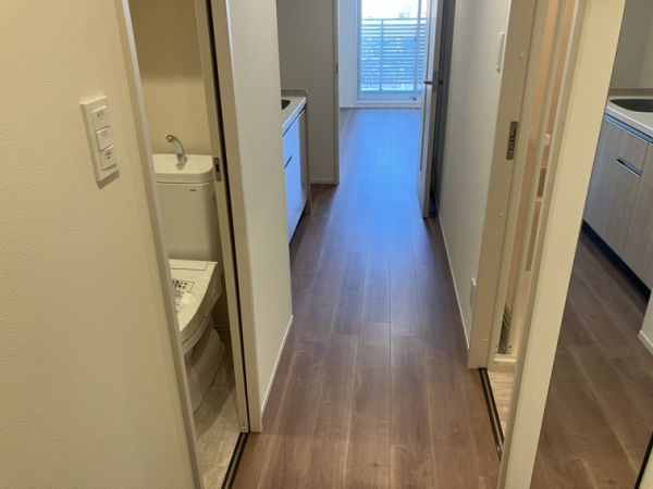 エメルミナ豊中岡町7階1K 玄関の画像