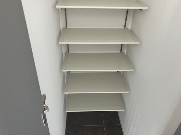 エメルミナ豊中岡町8階1K 収納の画像