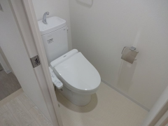 K&K芥川2階1K トイレの画像