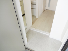 K&K芥川5階1K 玄関の画像