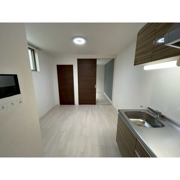 DEAR KINDAI01階1DK リビングの画像