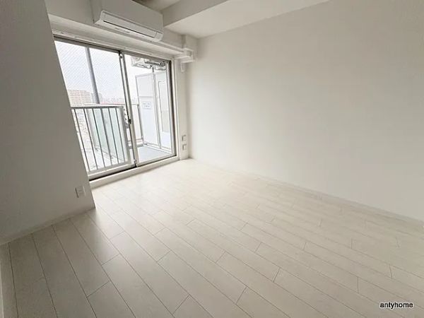 エグゼ大阪ＣＩＴＹルーエ2階1K リビングの画像