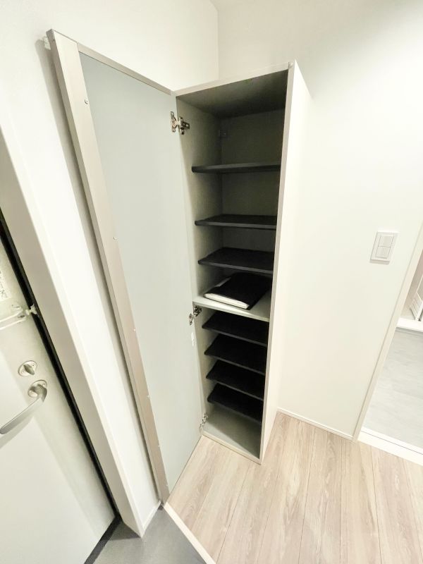 Luciente 藤が丘1階1LDK 玄関の画像