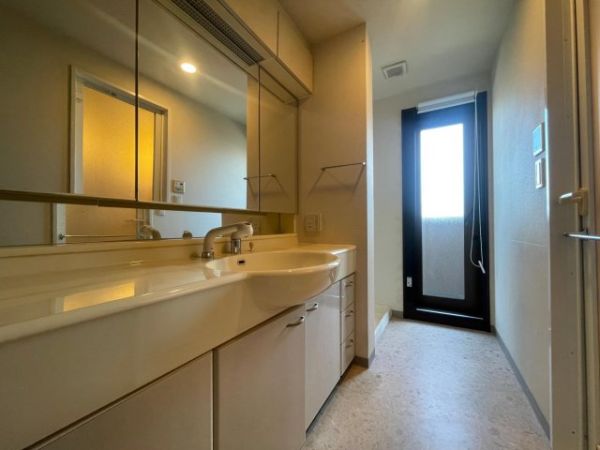 コスモ神戸本山12階3LDK 洗面所の画像