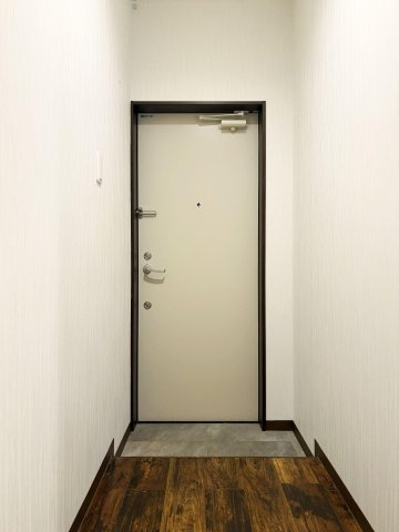 ディアコート守口B1階1LDK 玄関の画像