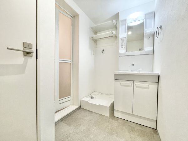 BAILA ＆Premium1階1LDK 洗面所の画像