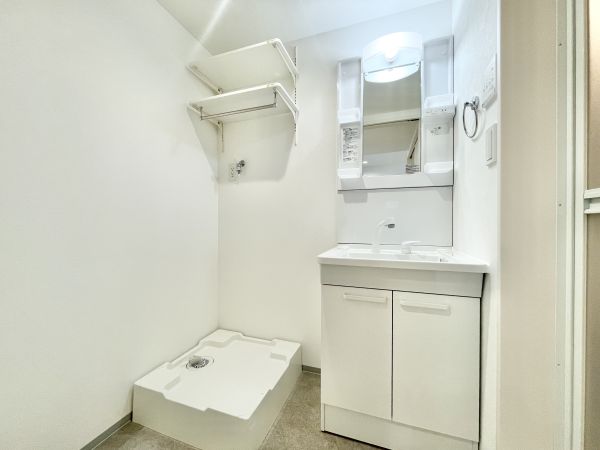 BAILA ＆Premium1階1LDK 洗面所の画像