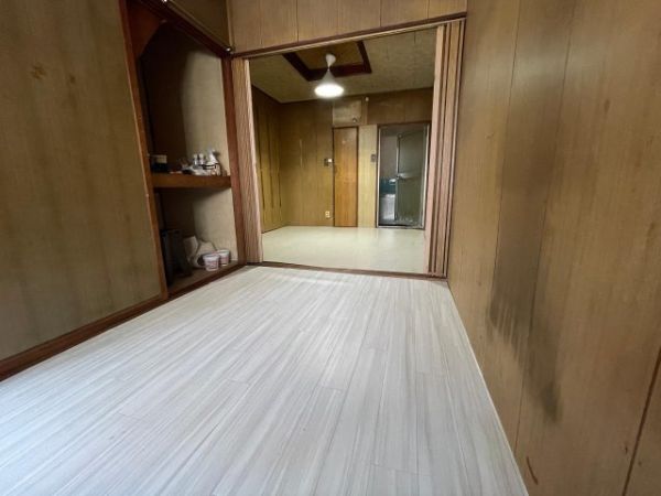 南津の辺町8A戸建て1階3K リビングの画像