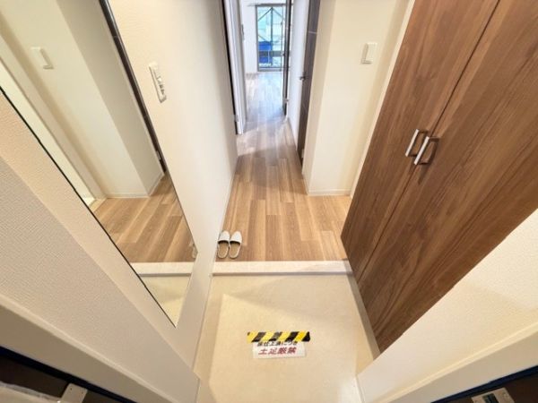 アトリエール堺寺地町1階2LDK 玄関の画像