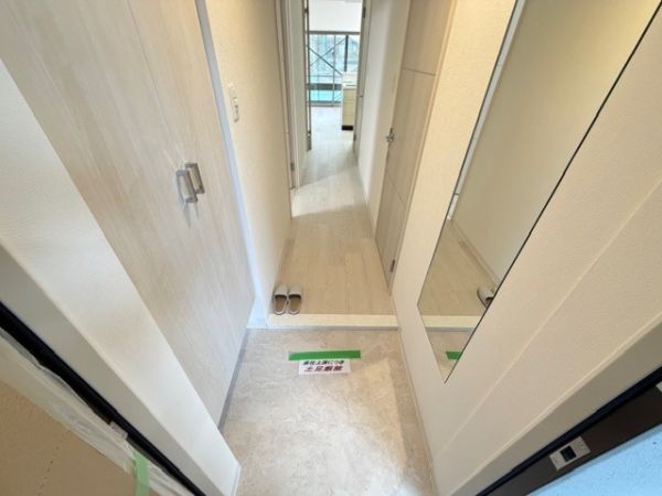 アトリエール堺寺地町6階2LDK 玄関の画像
