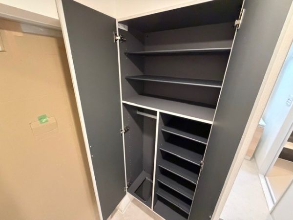 アトリエール堺寺地町2階2LDK 玄関の画像