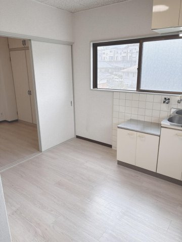 グリーンハイツ3階1DK リビングの画像