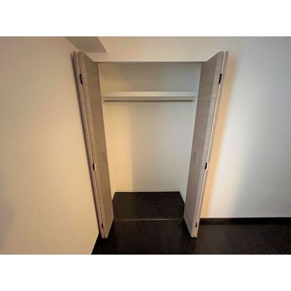 コスモリード神戸三宮3階1K 収納の画像