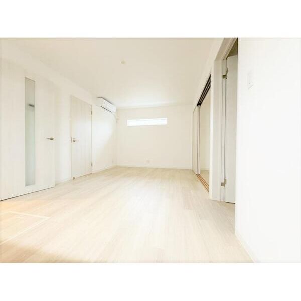 CASA　CALMA菱木02階2LDK リビングの画像