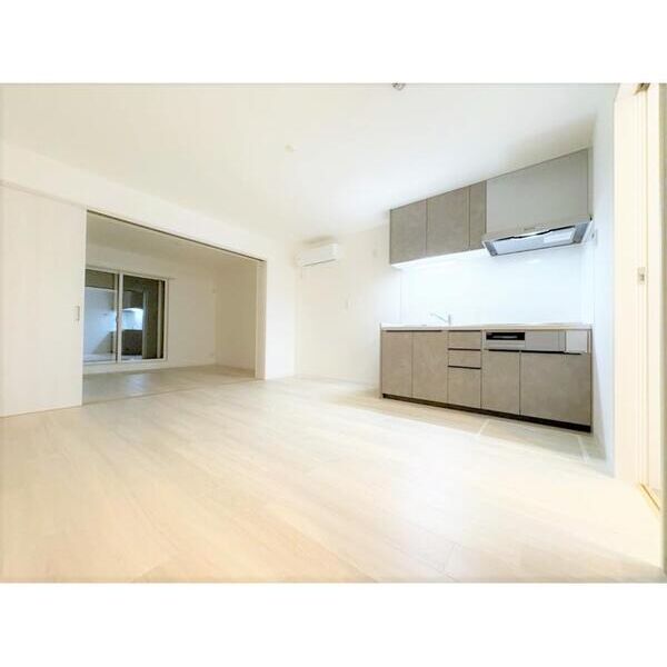 CASA　CALMA菱木01階2LDK リビングの画像