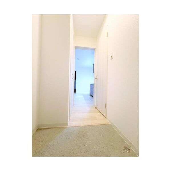 CASA　CALMA菱木01階2LDK 玄関の画像