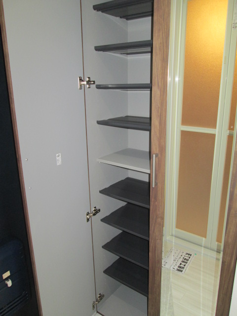 メゾンドール吹田4階1K 玄関の画像