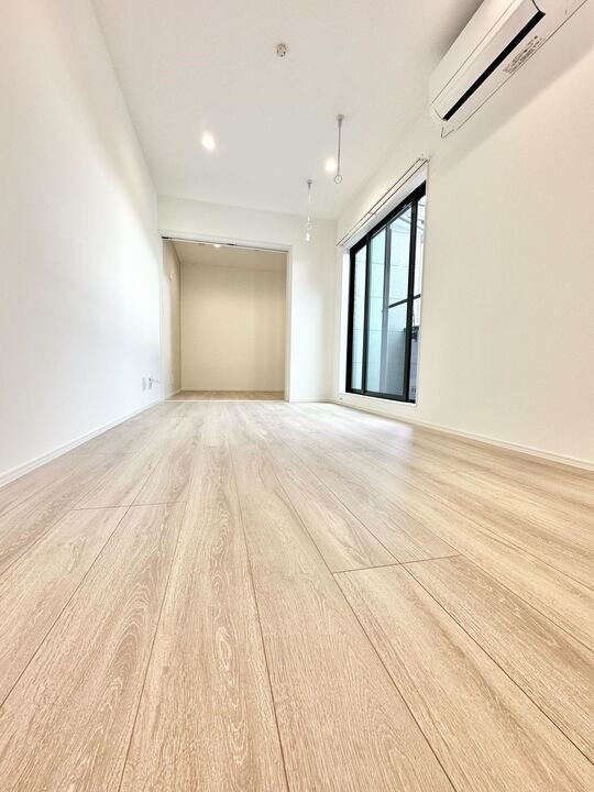 TIDA 高畑1階1LDK リビングの画像