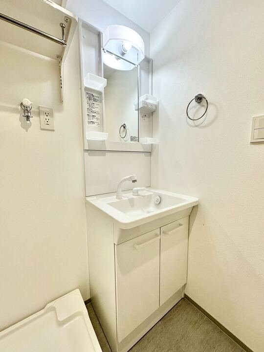 TIDA 高畑1階1LDK 洗面所の画像