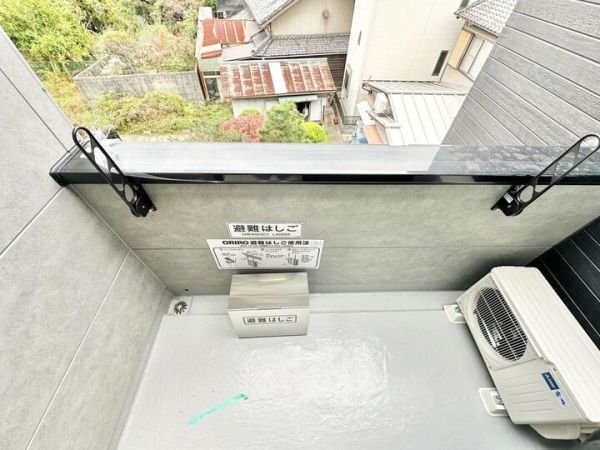 TIDA 高畑2階1LDK ベランダの画像