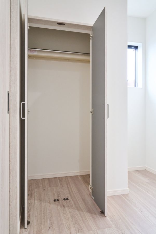 CRASTINE上飯田東町4丁目2階1LDK 収納の画像