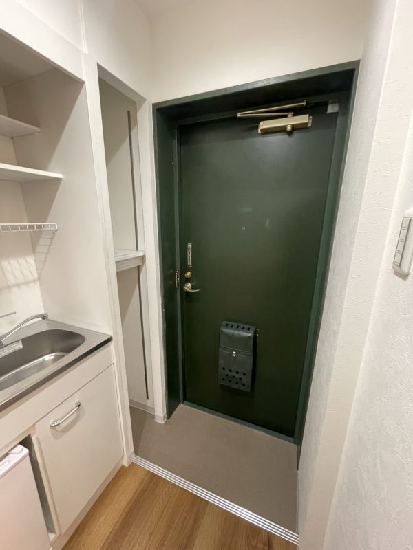 フルーレ小松1階1K 玄関の画像