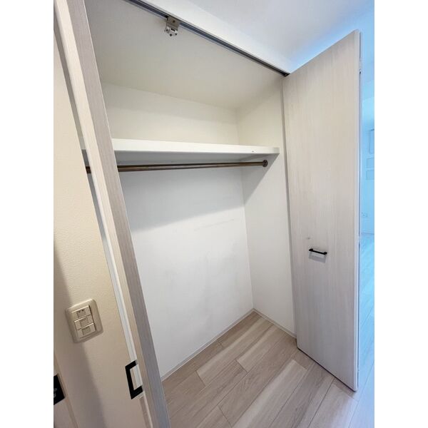 レジュールアッシュ塚本レジデンス8階1K 収納の画像