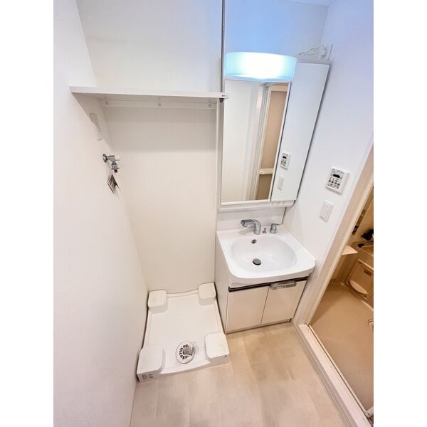 レジュールアッシュ塚本レジデンス10階1K 洗面所の画像